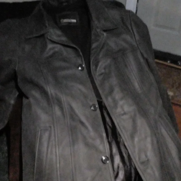 leather jacket - Picture 5 of 5